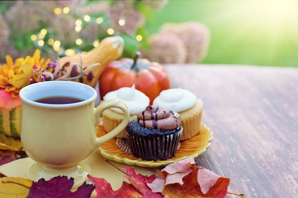 cupcakes, tea, autumn, composition, desserts, sweets, baked goods, tea time, fall, treats, nature, leaves, season, still life, decorative